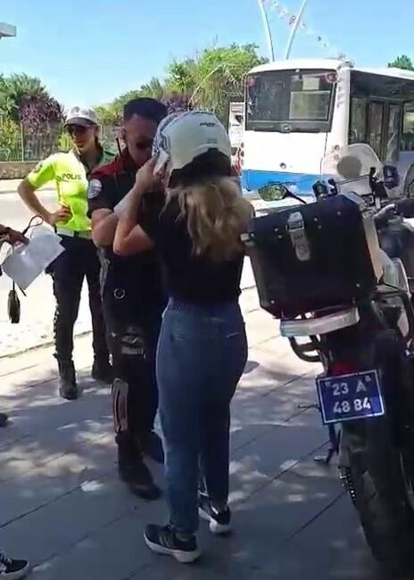 Elazığ’da YKS’nin ilk oturumu TYT, binlerce öğrencinin katılımıyla gerçekleştirildi. Geç