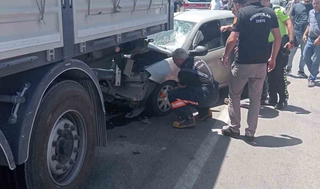 Elazığ'ın Kovancılar ilçesinde, otomobil ve tırın çarpışması sonucunda bir kişi
