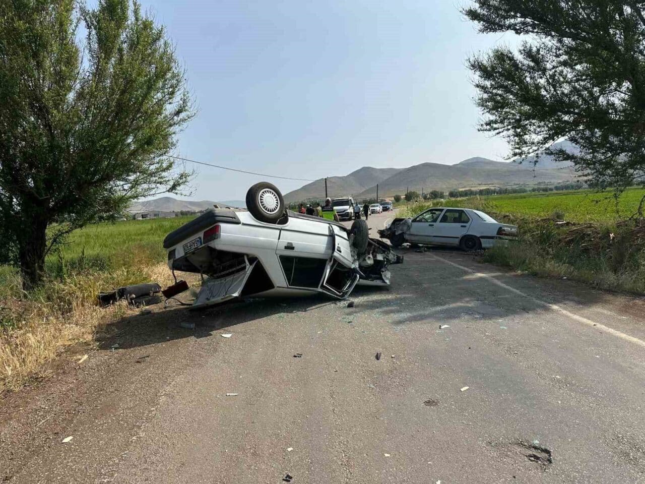 Kahramanmaraş'ın Elbistan ilçesindeki trafik kazasında, iki otomobilin çarpışması sonucu 2