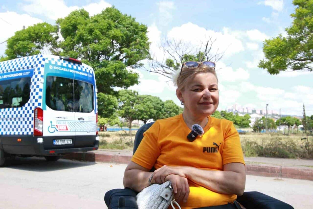 Kocaeli’nin İzmit Sanayi Mahallesi'nde yaşayan Yıldız ve Arzu Uğurlu kardeşler,
