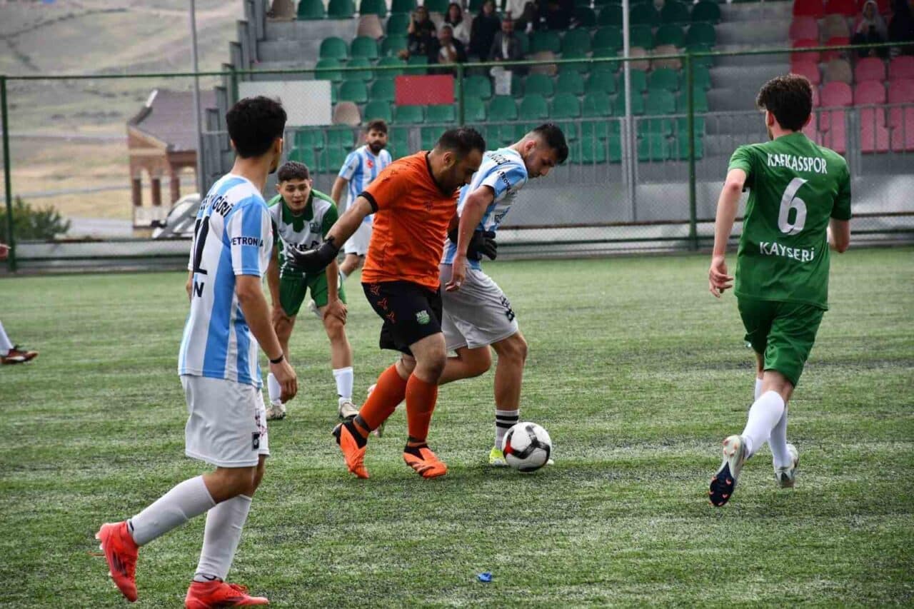 Kayseri İkinci Amatör Küme D Grubu lideri Erciyes İdmangücü, Kafkasspor'u