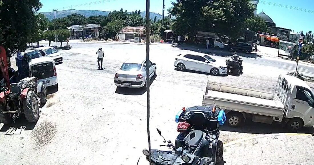 Balıkesir'in Erdek ilçesinde Düzler Mahallesi'nde bir ATV ile otomobilin çarpıştığı