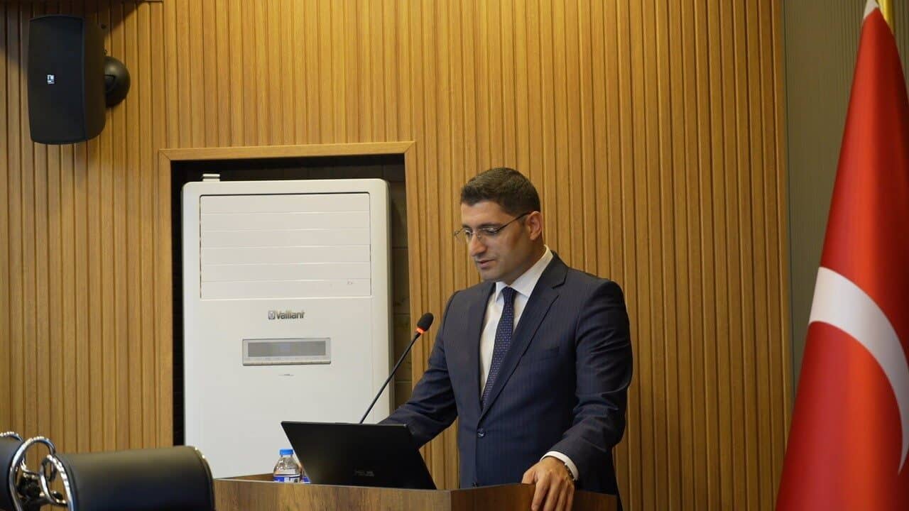 Erzincan Valisi Hamza Aydoğdu başkanlığında gerçekleştirilen toplantıda, Vali Yardımcısı Yusuf