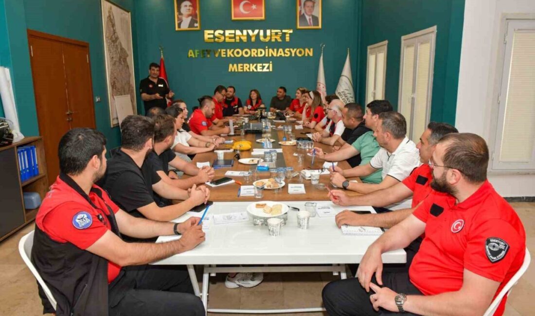 Esenyurt Belediyesi, "Afet Bilinci Farkındalık Eğitmen Eğitimi" programını düzenleyerek çevre