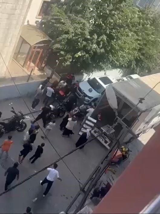 İstanbul Esenyurt'ta yunus polisleri, şüpheli bir kişiyi durdurmak istediğinde olaylar
