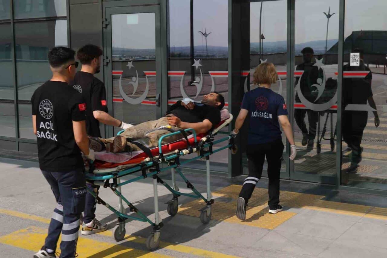 Kurban Bayramı'nın ilk gününde Eskişehir'de acemi kasaplar hastanelere akın etti.