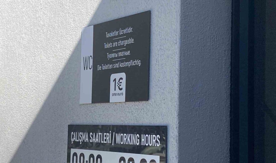 Antalya Kaleiçi Yat Limanı'ndaki Mermerli Plajı'nda tuvalet ücreti uygulamasında Türkler