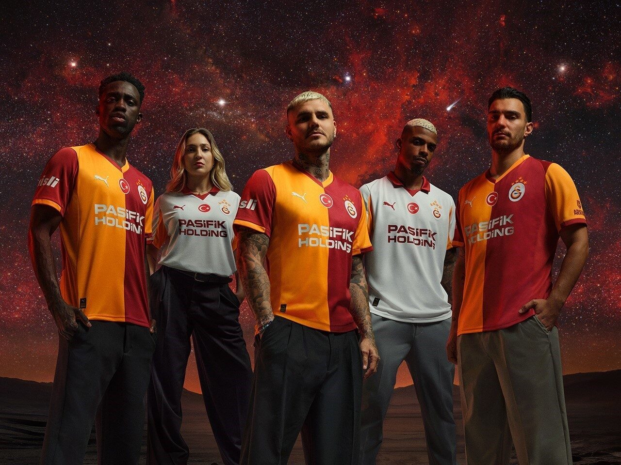 Galatasaray, 2025-2026 sezonunda futbol takımı formalarında beş yıldızdan birinin üstte