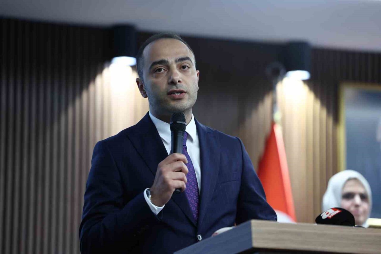 Gaziosmanpaşa'da 3. tur oylamada AK Parti adayı Eray Karadeniz, 21
