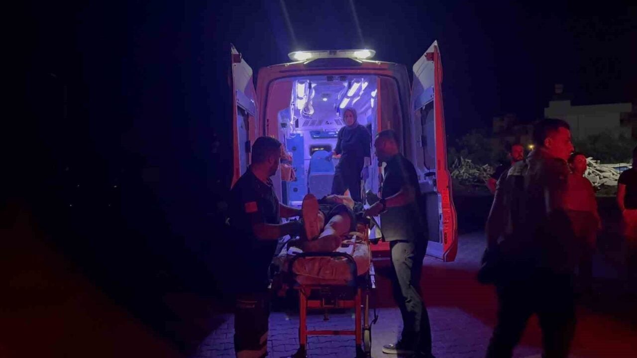 Gazipaşa'da A.Y. yönetimindeki motosiklet, direksiyon kontrolünün kaybolması sonucu park halindeki