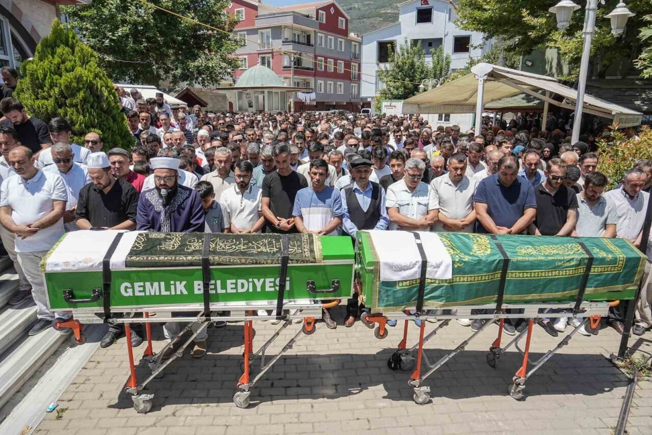 İznik Gölü’nde boğulan kuzenler Berat Anıl Yılmaz (9) ve Yener