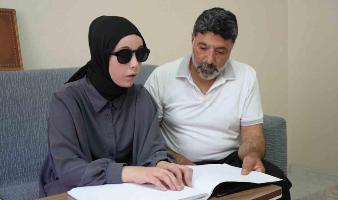 Gaziantep'te Abdurrahman Esen, görme engelli kızı Esma Nur Esen'in hayatına