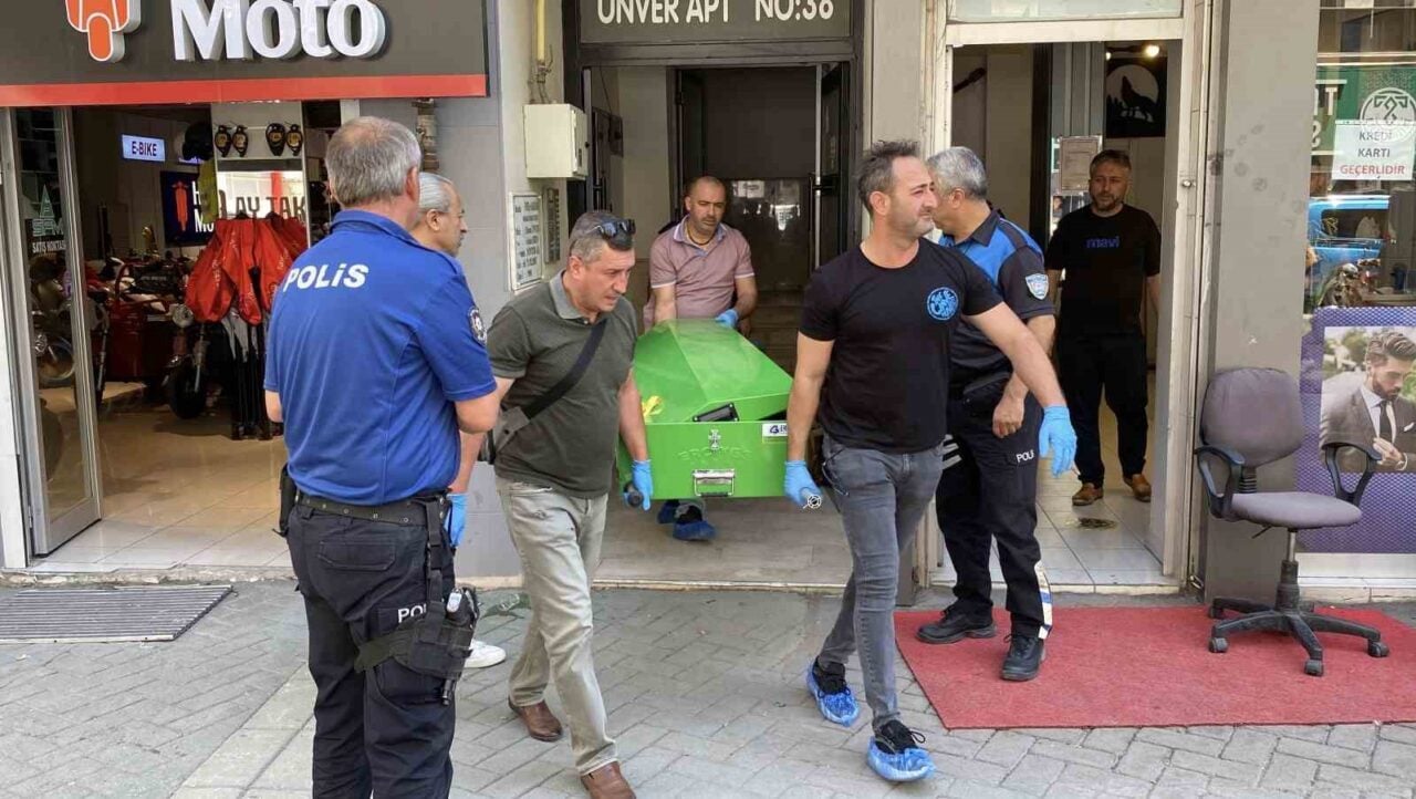 Eskişehir'de 30 yaşındaki E. Gülcü, kendisinden haber alınamaması sonrası evine