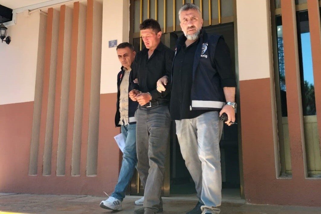Bilecik'te miras anlaşmazlığı yüzünden Oğuzhan Gündüz (27), halasının kocası Veli