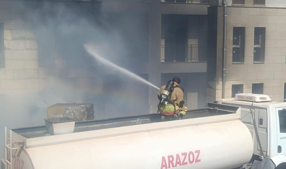 Hatay'ın Kırıkhan ilçesindeki bir inşaat şantiyesinde meydana gelen yangın, işçilerin