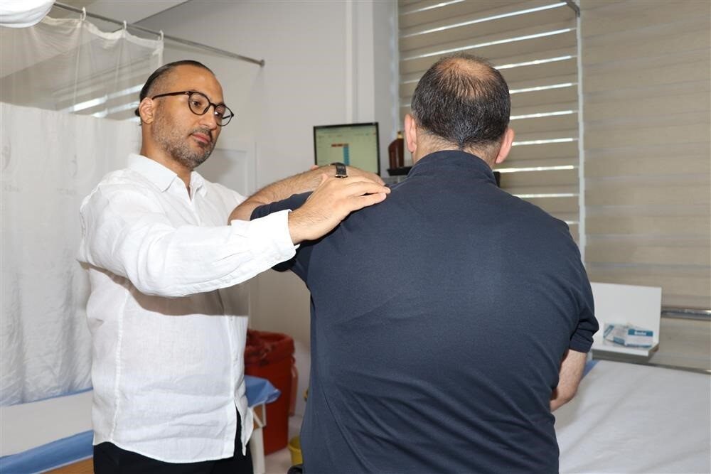 Sivas Numune Hastanesi'nden Algoloji Uzmanı Doç. Dr. Erkan Özduran, miyofasiyal