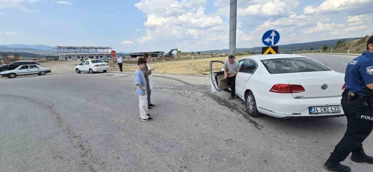 Kütahya'nın Hisarcık ilçesinde iki otomobilin çarpışması sonucu Mustafa A., Gülseren