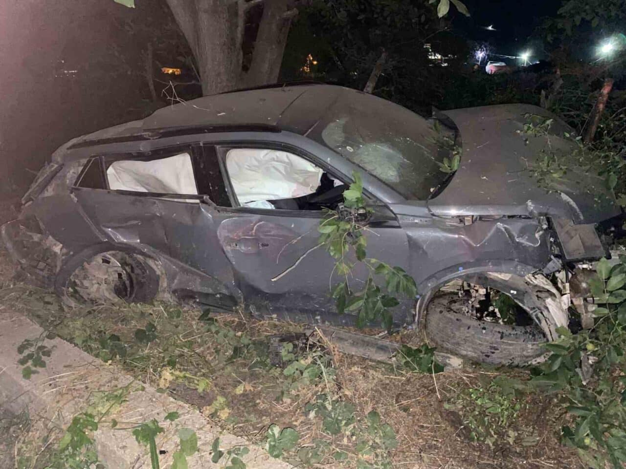 Bursa'nın Karacabey ilçesinde Hasan T. (29), kullandığı araçla direksiyon hakimiyetini