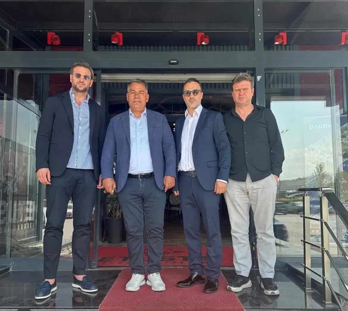 Hüseyin Altınbaş, Belediye Kütahyaspor'un başkanlığına aday olduğunu duyurdu. Kütahya'daki ziyaretlerinde
