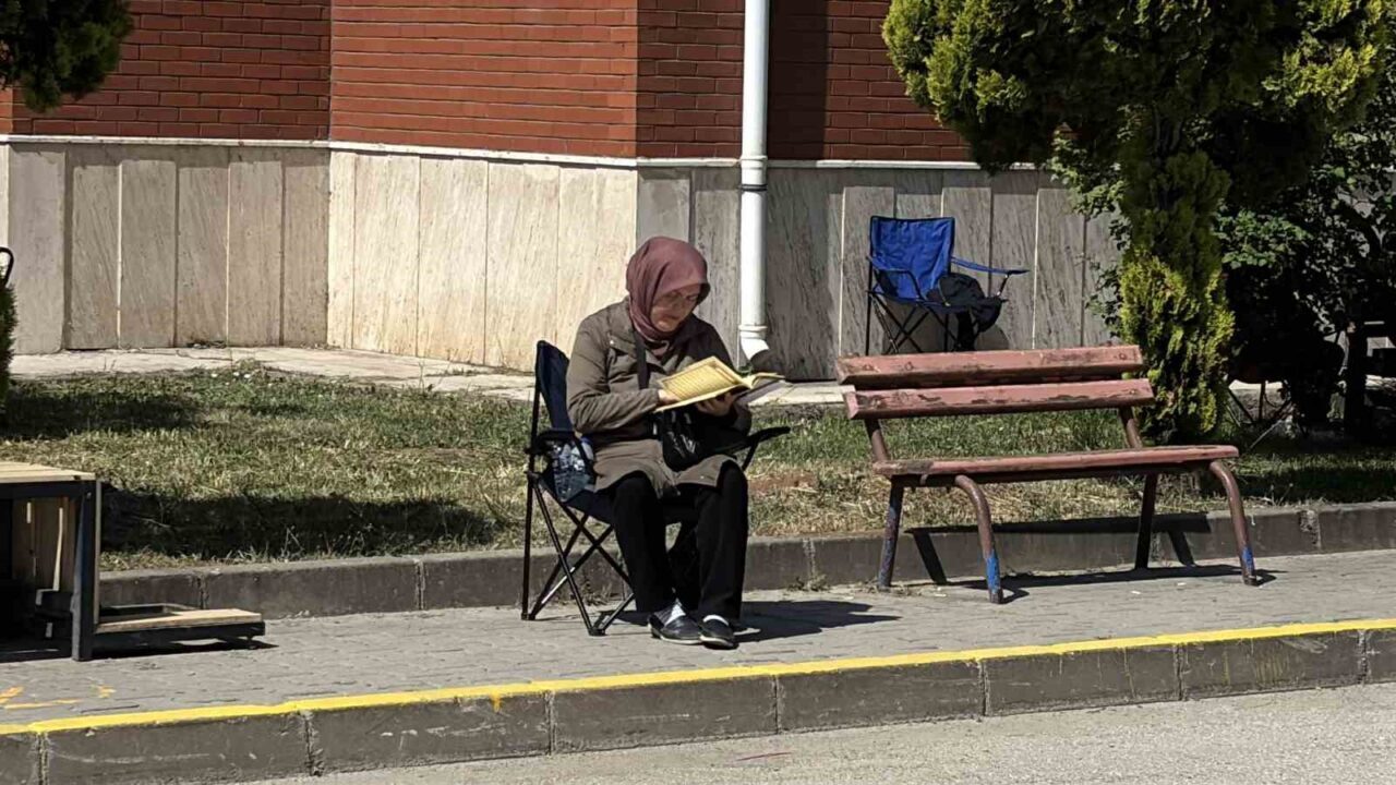 Bolu'da Yükseköğretim Kurumları Sınavı'nın ikinci oturumu olan Alan Yeterlilik Testi