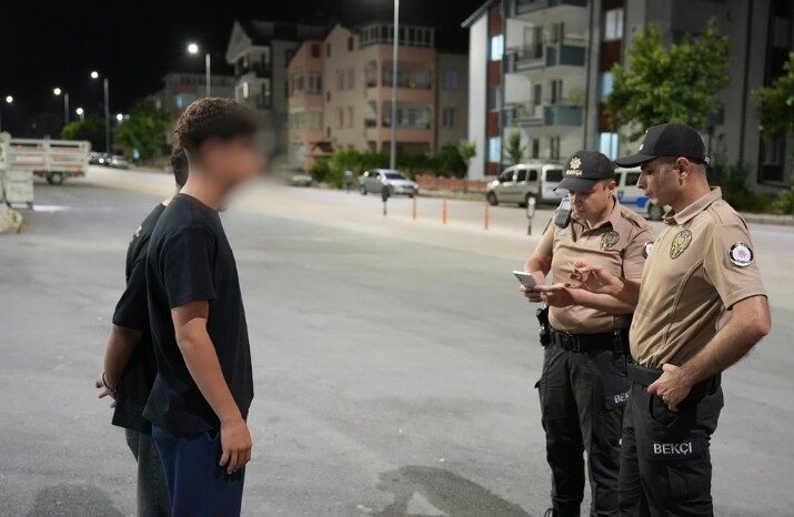 Isparta İl Emniyet Müdürlüğü, akşam saatlerinde 1 saat süren asayiş