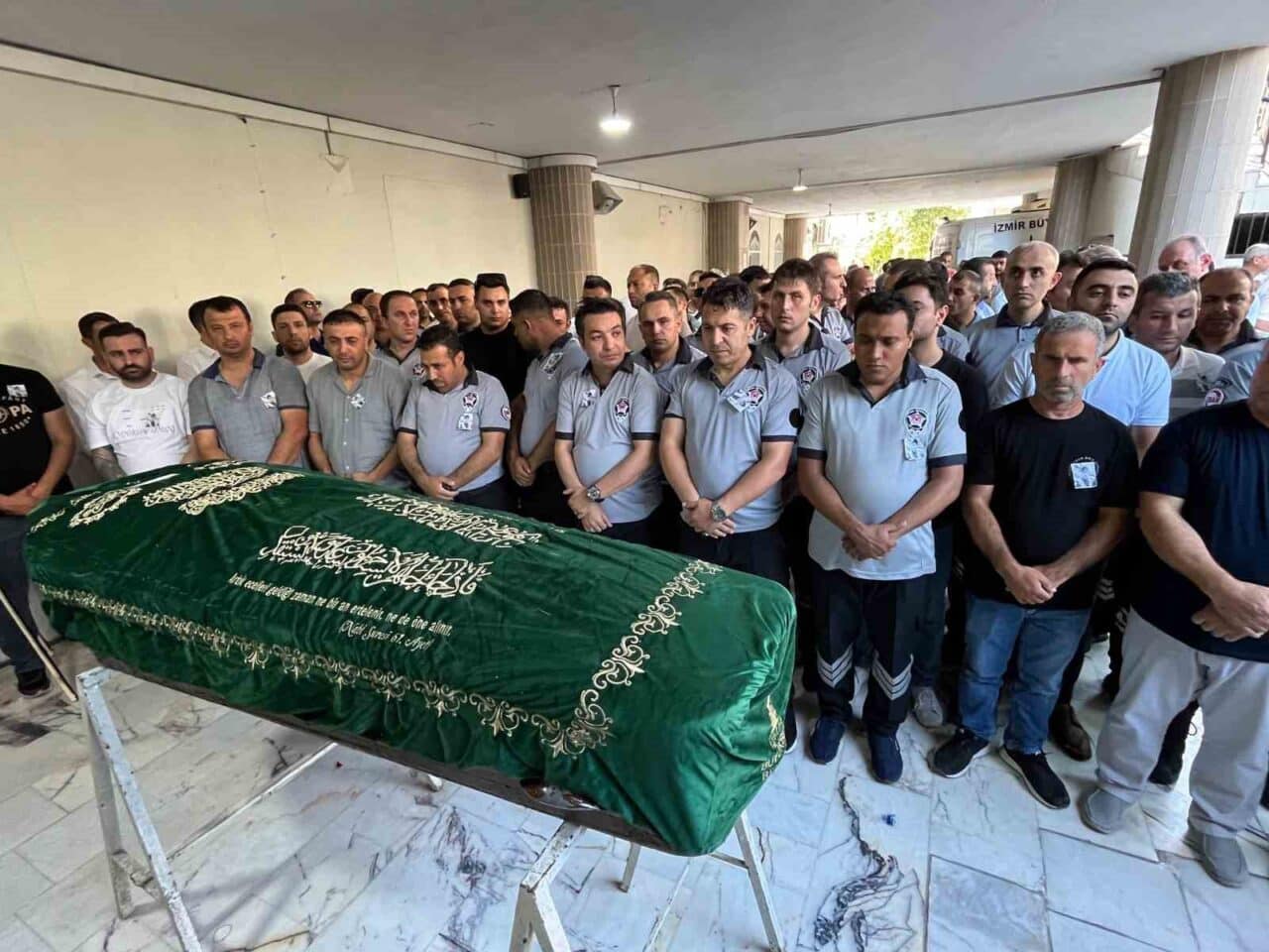 İzmir’in Menderes ilçesinde İZBAN'da sigara içen M.D. adlı yolcuya müdahale