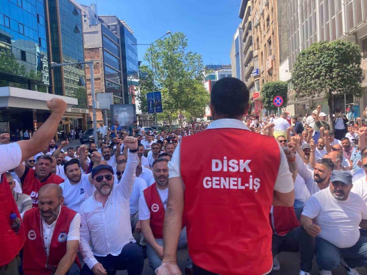 İzmir'de 23 bin işçiyi kapsayan toplu iş sözleşmesi görüşmelerinin başarısızlıkla