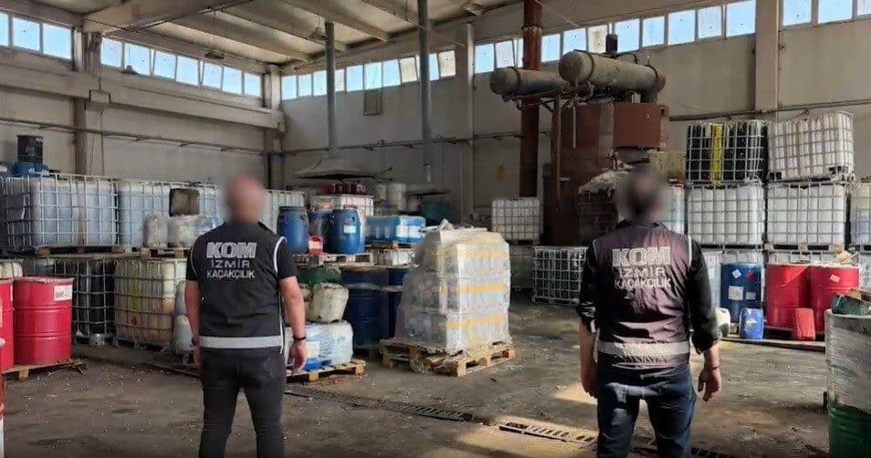 İzmir’in Torbalı ilçesinde düzenlenen operasyonda, yasa dışı üretilen 613 ton