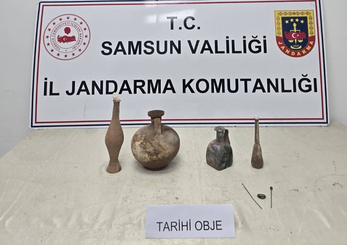 Samsun'un Atakum ilçesinde, jandarma ekipleri tarihi eser kaçakçılığı yapan M.K.
