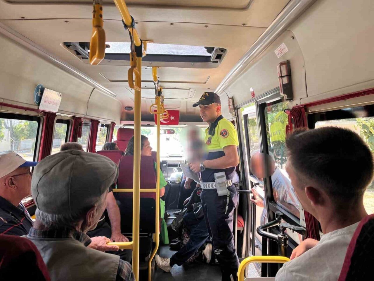 Nazilli İlçe Jandarma Komutanlığı, trafik kazalarını önlemek amacıyla sivil denetimlerini
