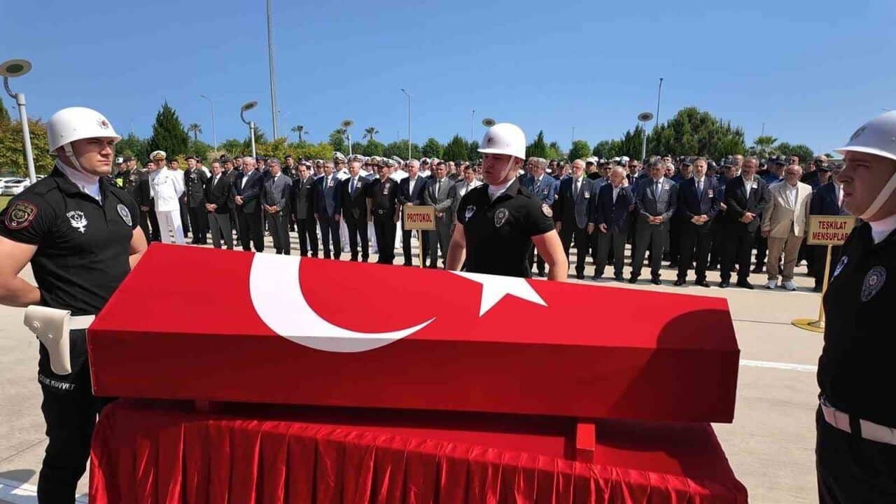 Samsun'da 51 yaşındaki polis memuru Fedai Can, kalp krizi nedeniyle