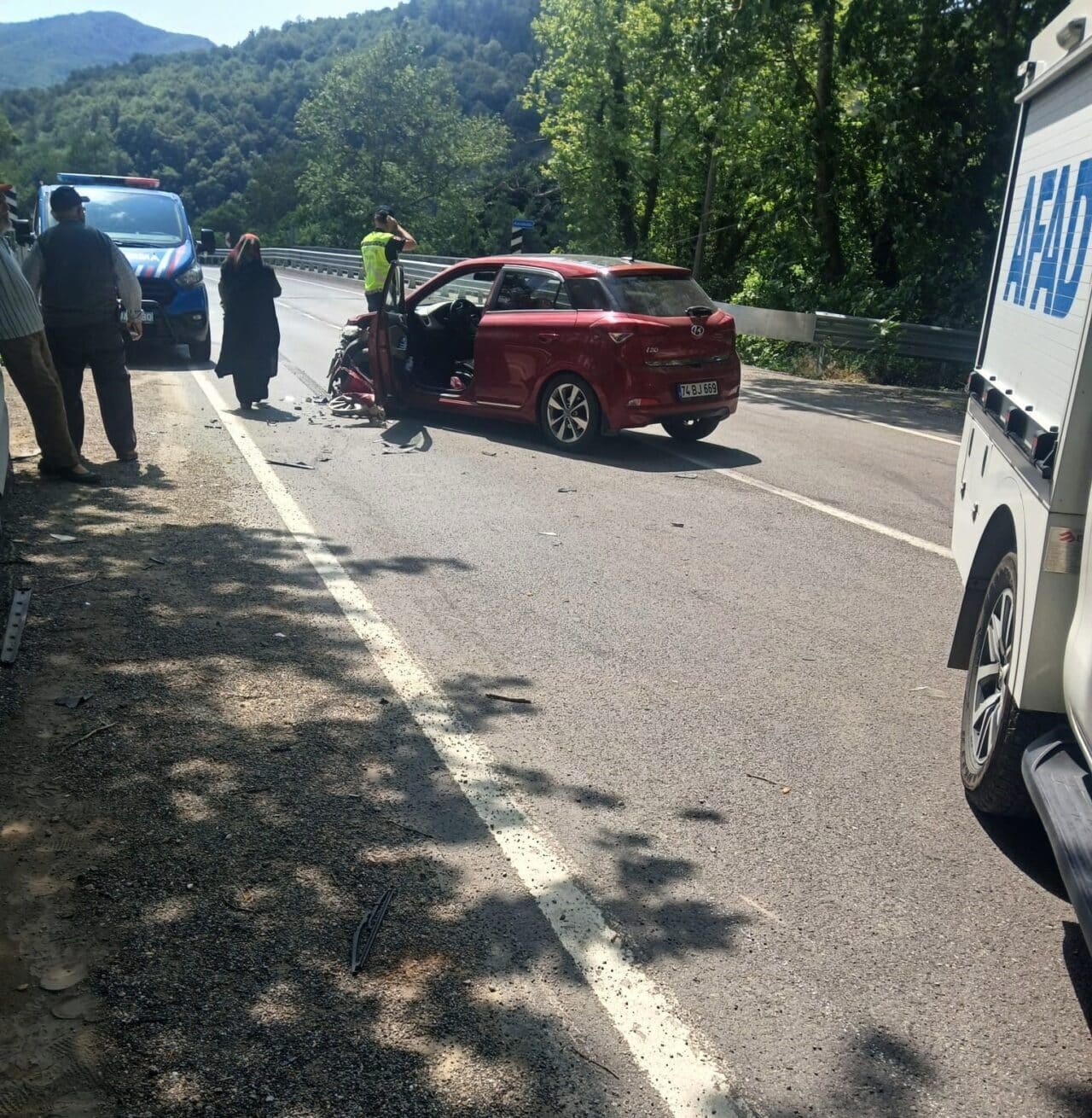 Bartın-Karabük yolunda meydana gelen trafik kazasında M.K. ve U.A. yönetimindeki