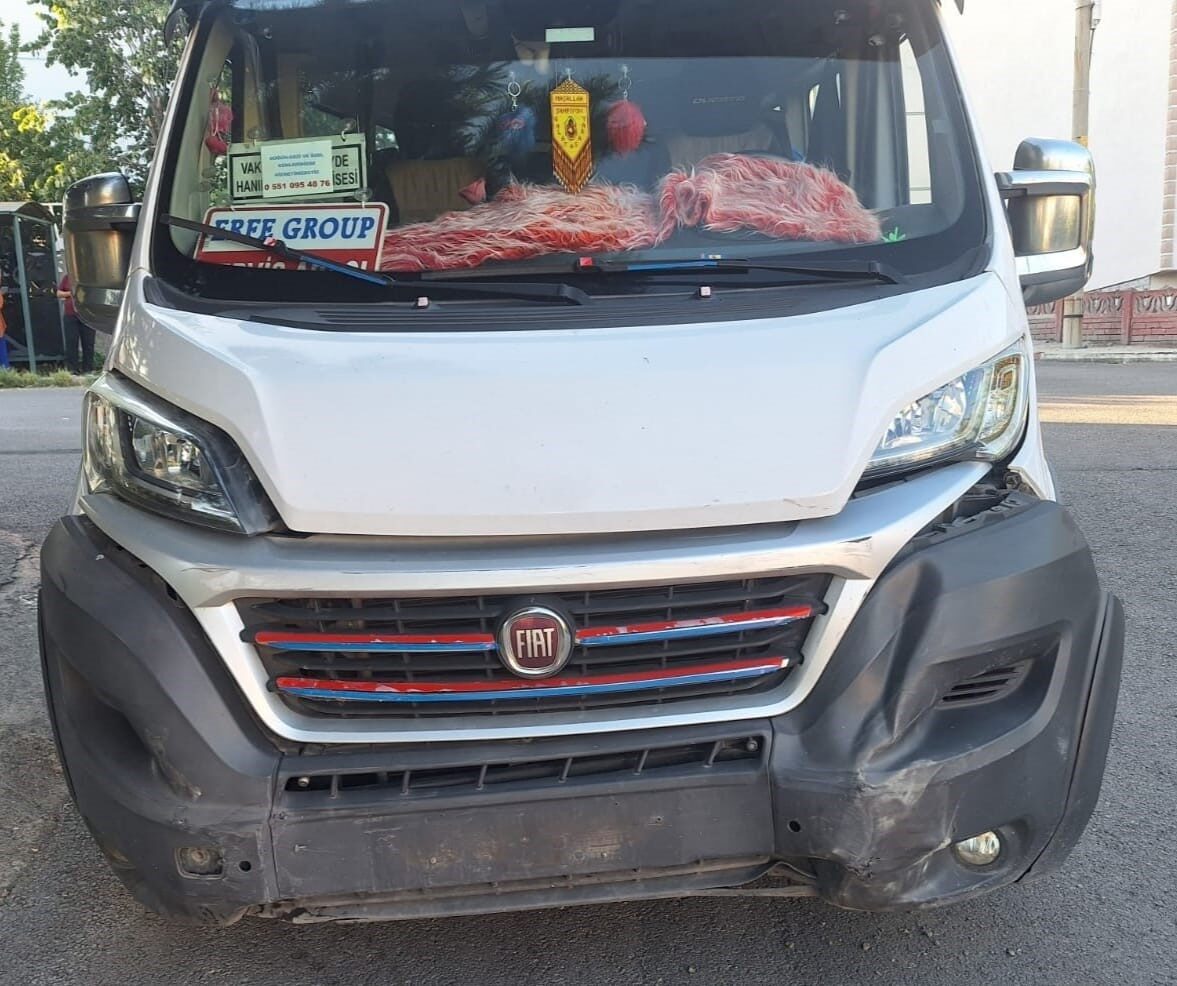 Karabük'te okul servisi ve otomobilin çarpışması sonucu A.T., N.K. ve