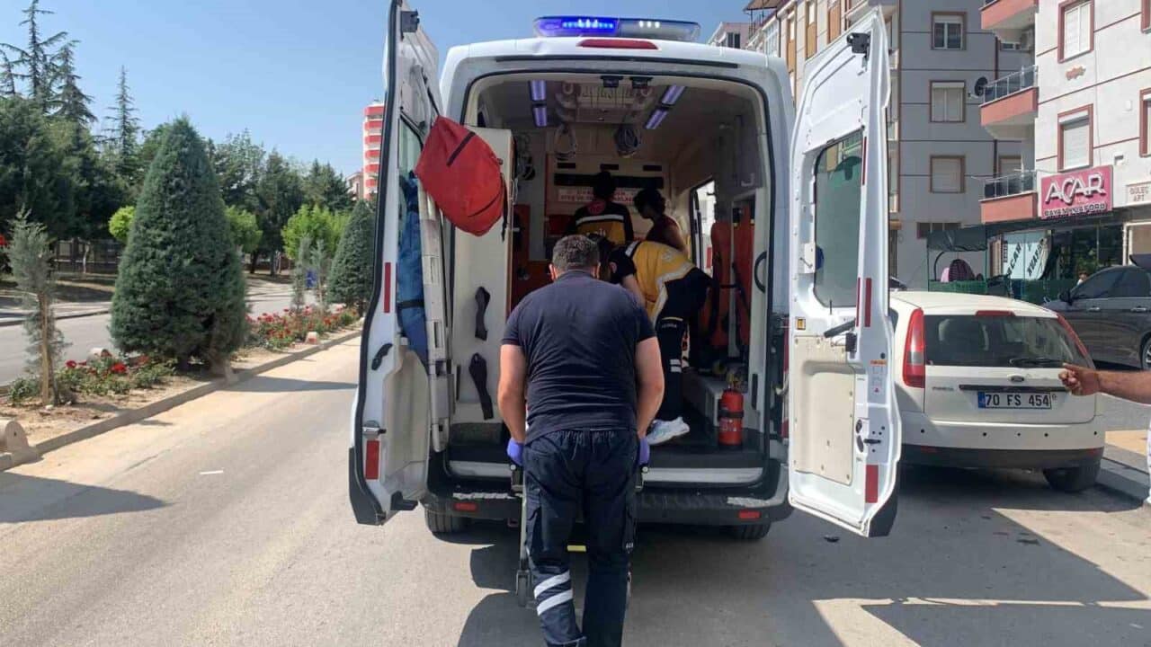 Karaman'da H.A. yönetimindeki motosiklet, direksiyon hakimiyetinin kaybolması sonucu devrildi. Yaralanan