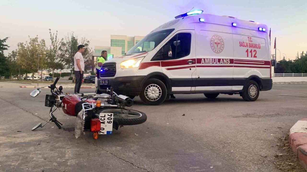 Karaman'da akşam saatlerinde meydana gelen kazada, Z.K. yönetimindeki motosiklet Z.Ç.'nin