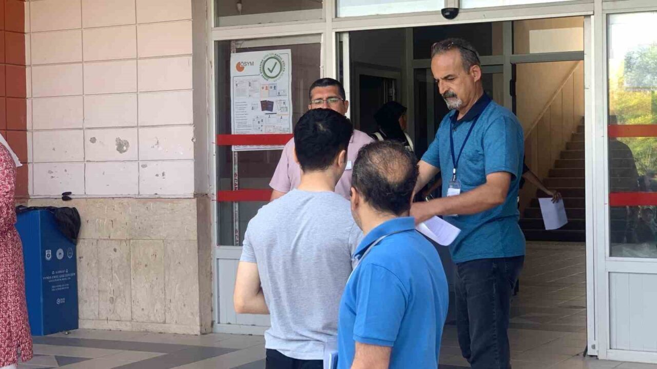 Karaman'da Yükseköğretim Kurumları Sınavı'nın Alan Yeterlilik Testi için adaylar heyecanla