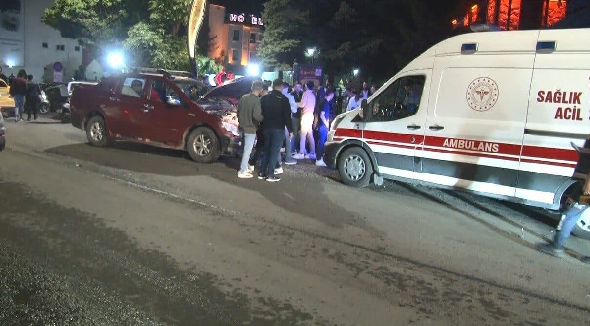 Kars'ta dört aracın karıştığı zincirleme kazada 4 kişi yaralandı. İ.K.