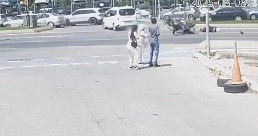 İstanbul Kartal'da meydana gelen trafik kazasında, motorize polis memurları M.Ç.