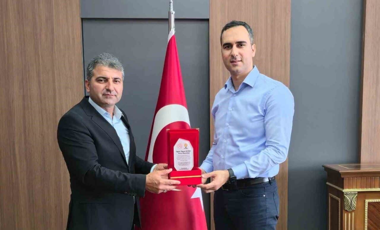 AK Parti Samsat İlçe Başkanlığı, Kaymakam Yaşar Artar’a bir yıllık