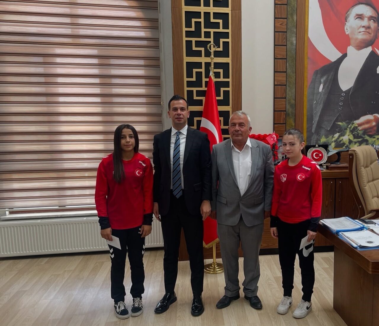 Afyonkarahisar Sinanpaşa Kaymakamı Emrah Aslan, U-17 Avrupa Güreş Şampiyonası'nda gümüş
