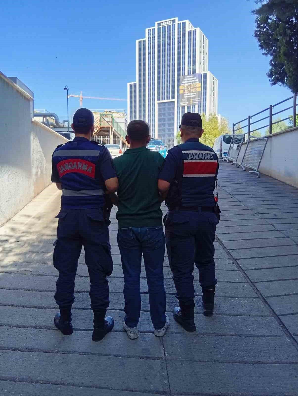 Gaziantep'te 14 yıl 2 ay hapis cezası bulunan Y.P., jandarma
