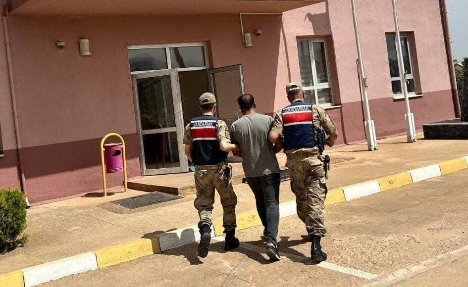 Gaziantep'te, 22 yıl hapis cezası bulunan H.D. isimli şahıs, jandarma
