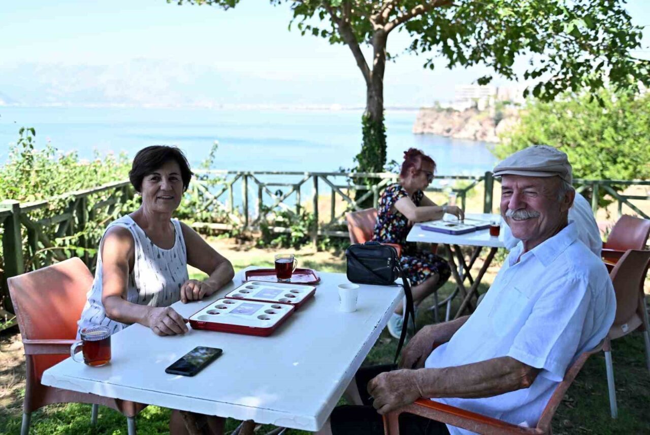 Antalya Muratpaşa Belediyesi, yaşlı bireylerin sosyal katılımını artırmak için Falez