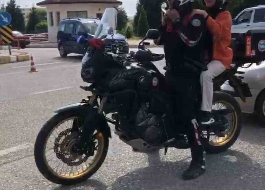 Kütahya'da YKS öncesi kimliğini unutan 5 öğrenci, polis ekiplerinin hızlı