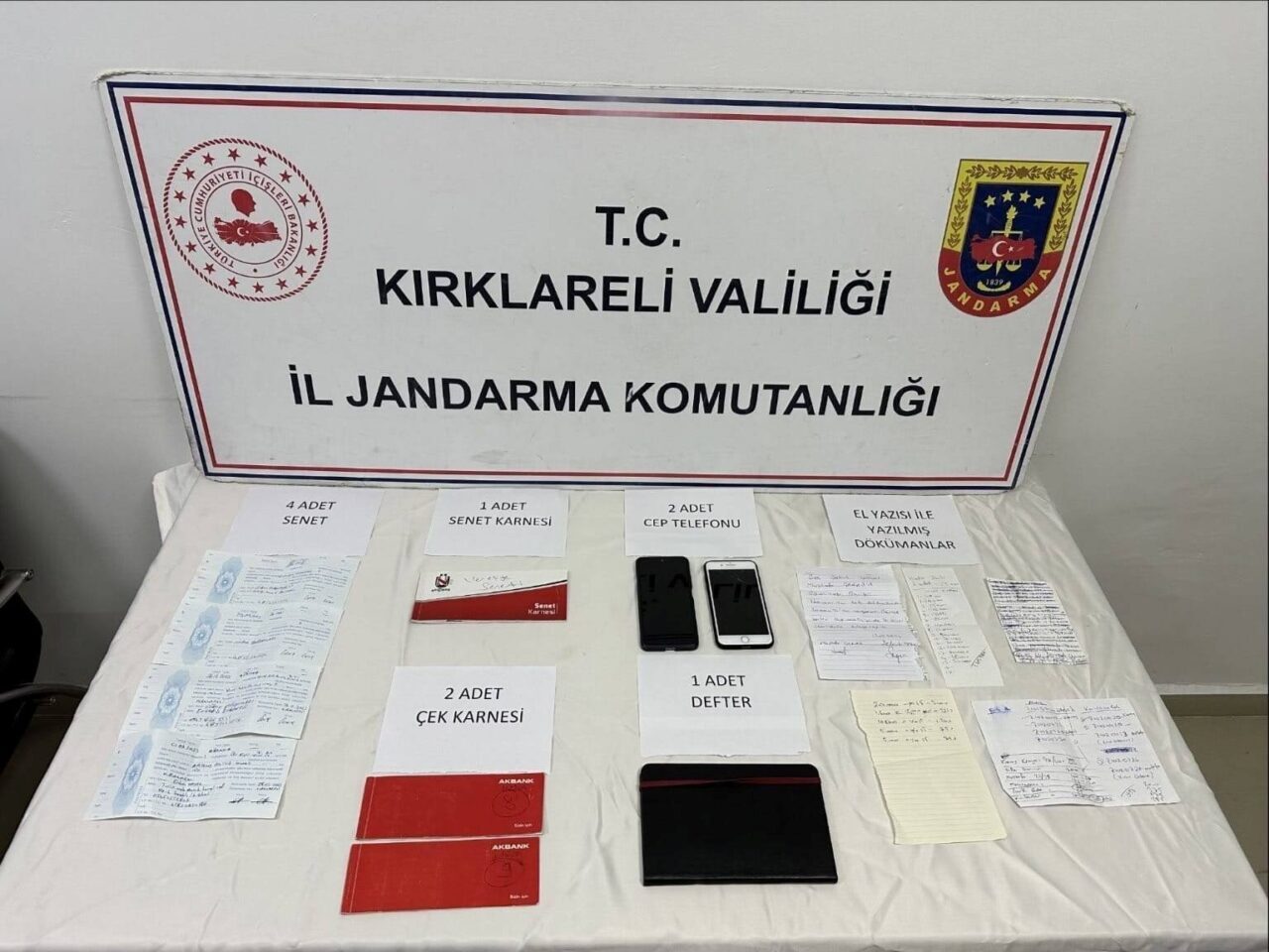 Kırklareli'nin Kavaklı beldesinde, jandarma ekipleri tefecilik yaptığı iddiasıyla bir kişiyi