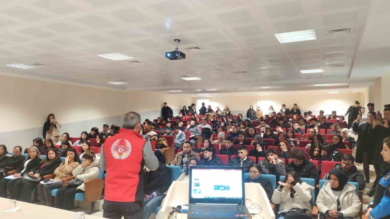 Kırşehir İl Emniyet Müdürlüğü, "Gençlik ve Güvenli Gelecek" projesi kapsamında