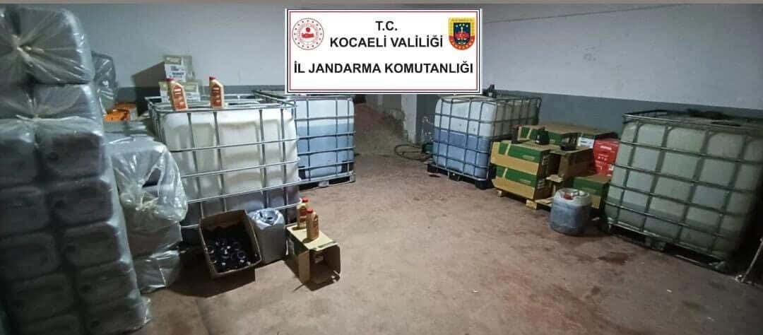 Kocaeli'de atık yağları sahte markalarla piyasaya süren kişilere yönelik gerçekleştirilen