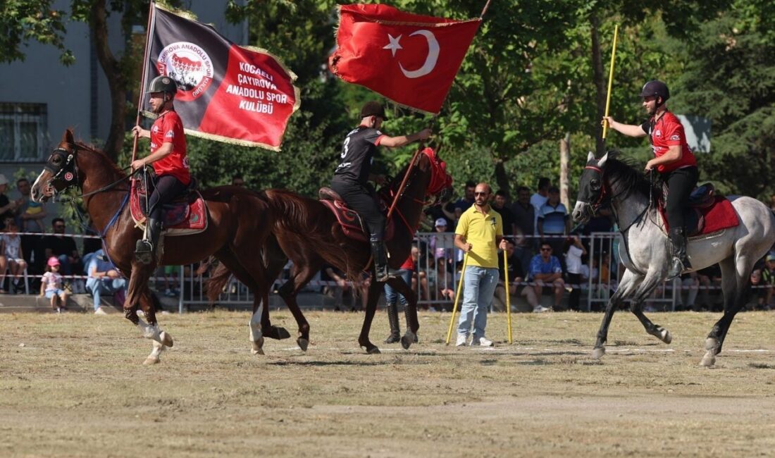 Kocaeli'nin Derince ilçesinde düzenlenen 7. Geleneksel Cirit Şöleni, Kocaeli Büyükşehir