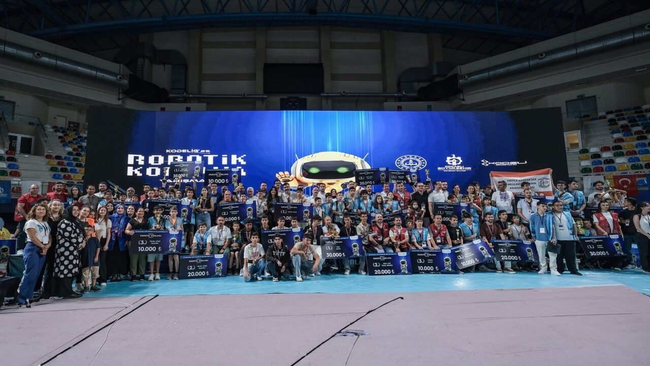 Kocaeli'de düzenlenen KODELİG’25 Robotik ve Kodlama Yarışması'na 440 takım ve