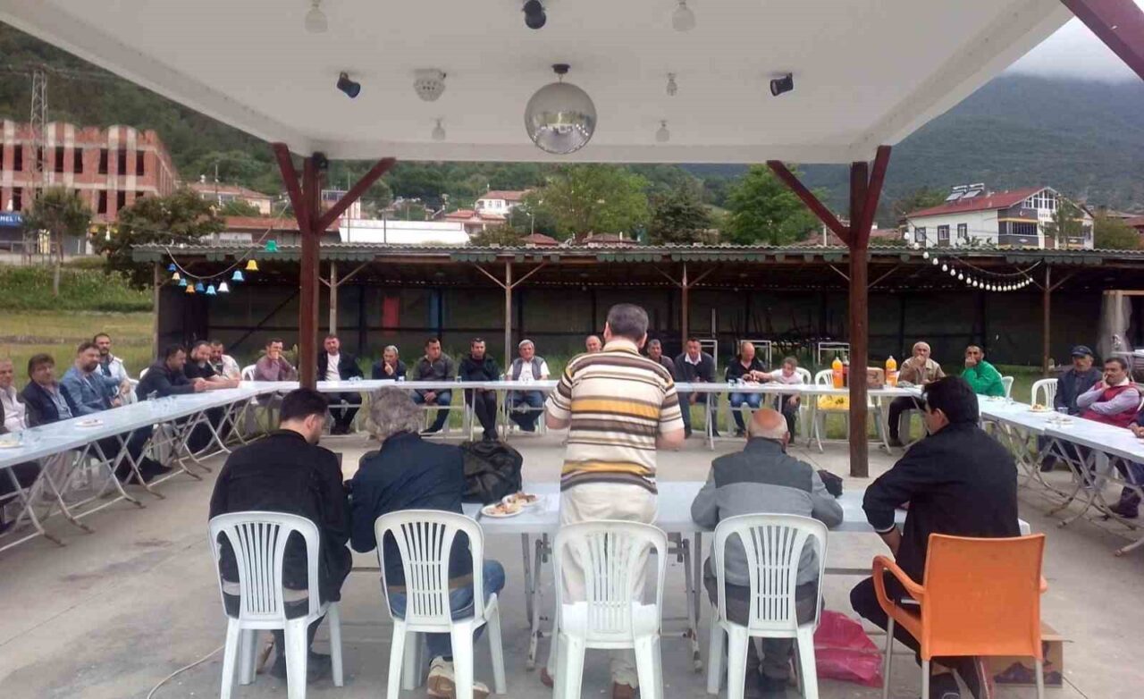 Samsun Bafra Kolay Mahallesi'nde gerçekleştirilen su ürünleri kooperatifi genel kurulunda